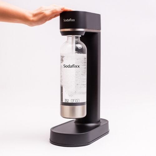 Sodahome-Wassersprudler in Anwendung